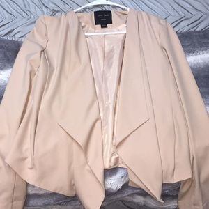 Super cute and professional blazer.